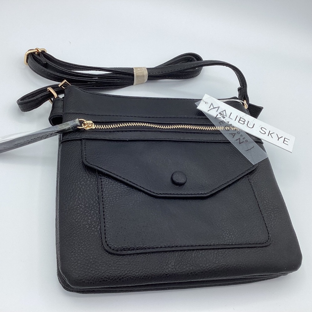 $35 Malibu Skye Triple Compartment Crossbody w/3 outside sections. Black. New